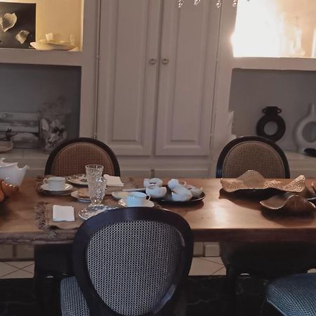 La Maison Perchee Aigues-Mortes Luaran gambar