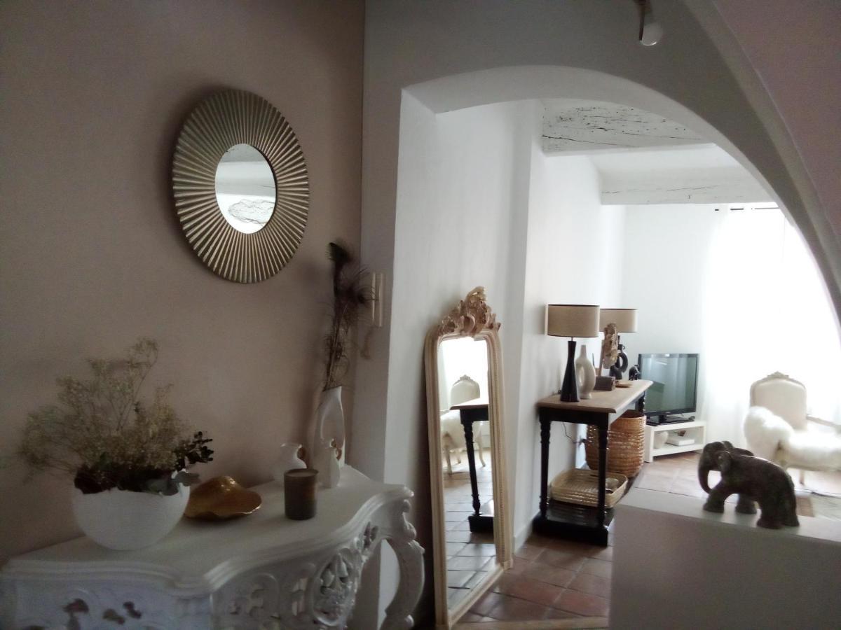 La Maison Perchee Aigues-Mortes Luaran gambar