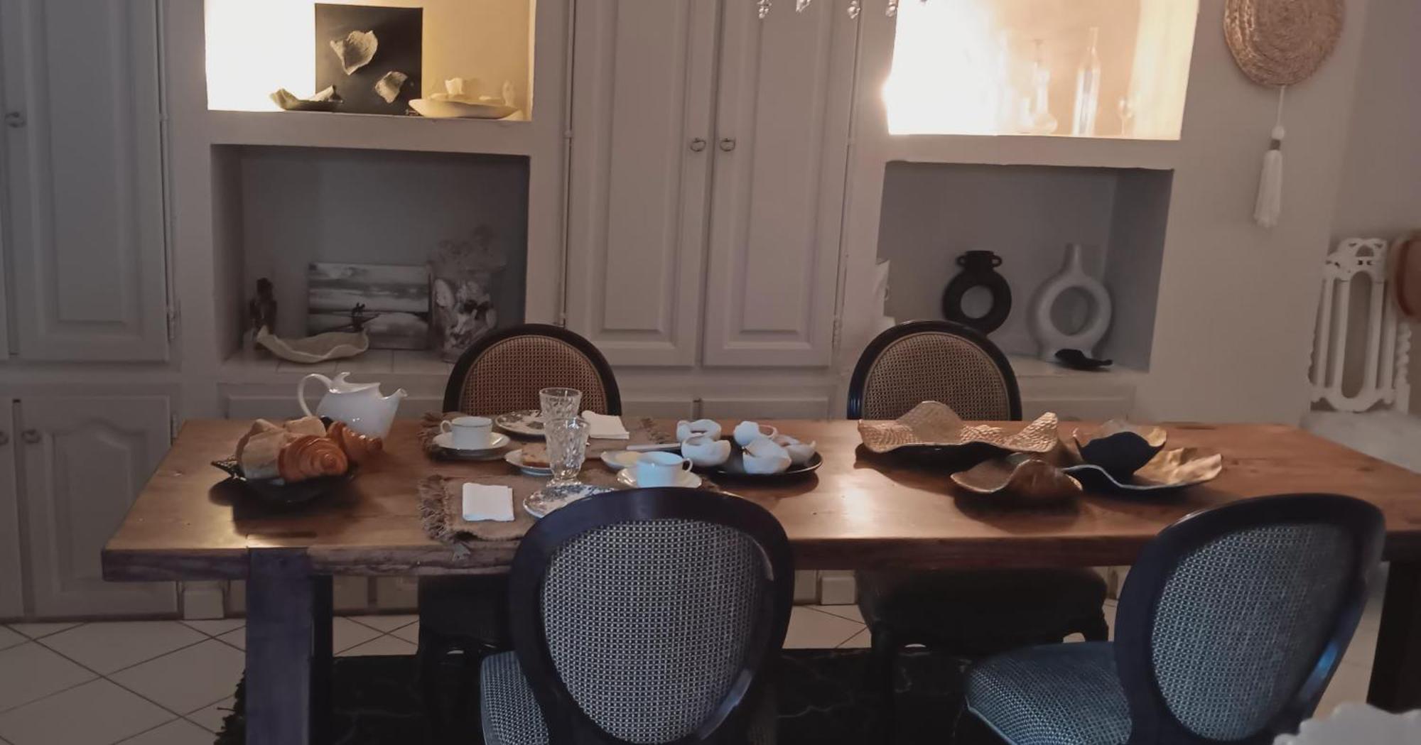 La Maison Perchee Aigues-Mortes Luaran gambar