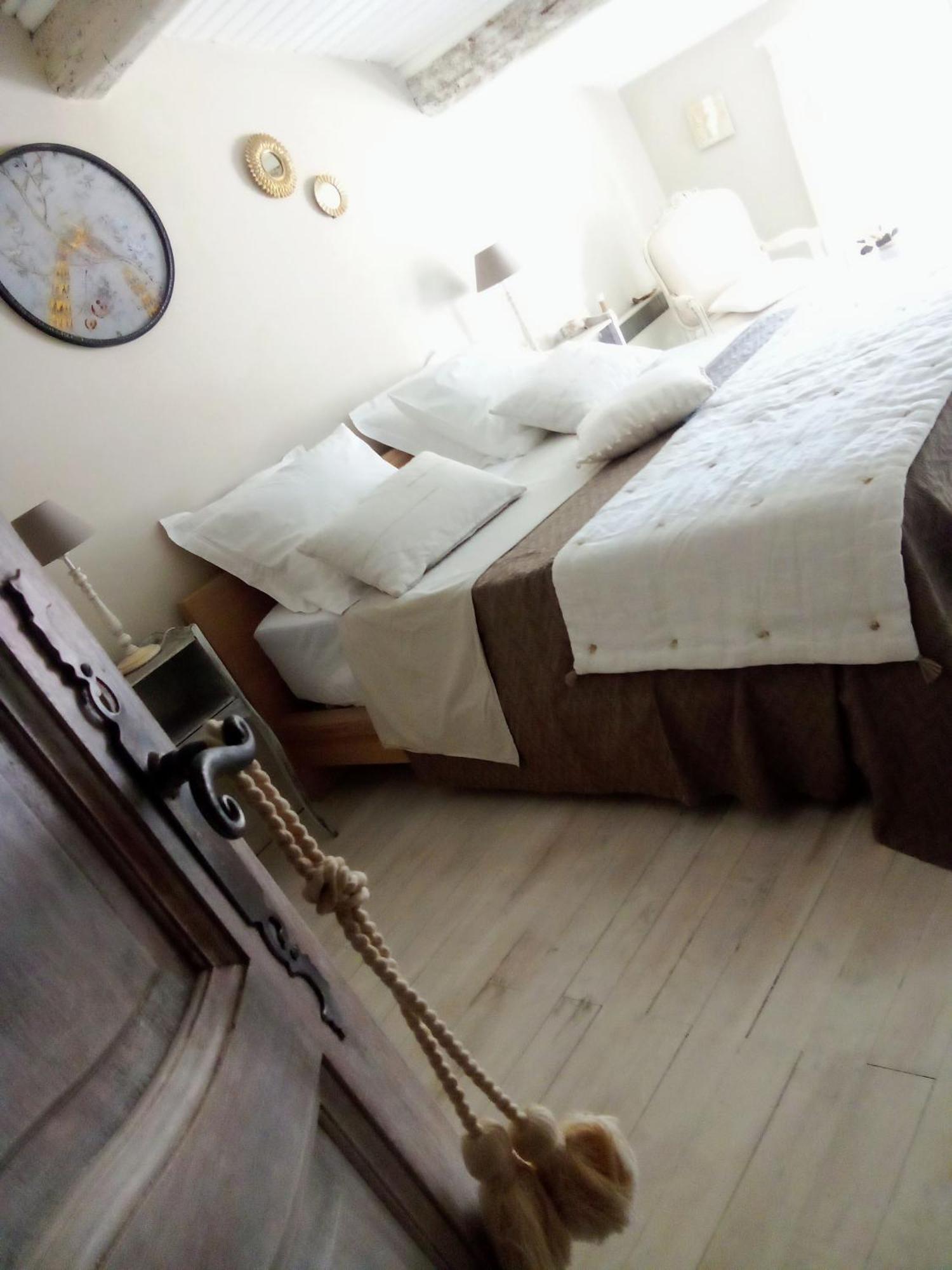 La Maison Perchee Aigues-Mortes Bilik gambar